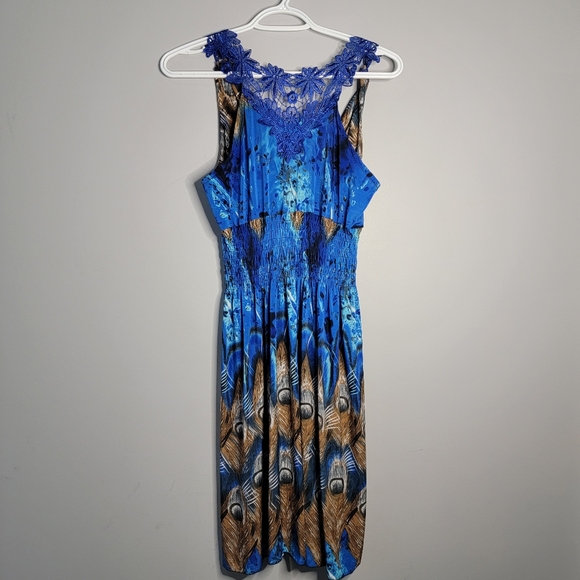 🤑BOGO!🤑 Blue flowy v neck peacock design midi dress - Picture 6 of 7